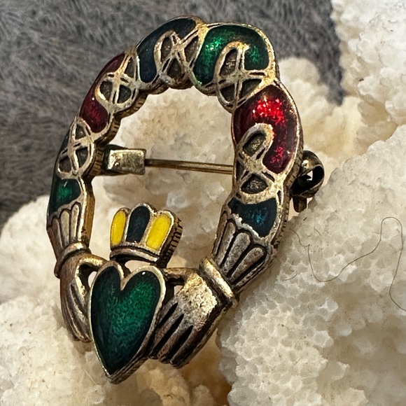 Vintage? Soldor Celtic Gold Tone Claddagh Heart Miracle Pin/Brooch - Picture 5 of 5